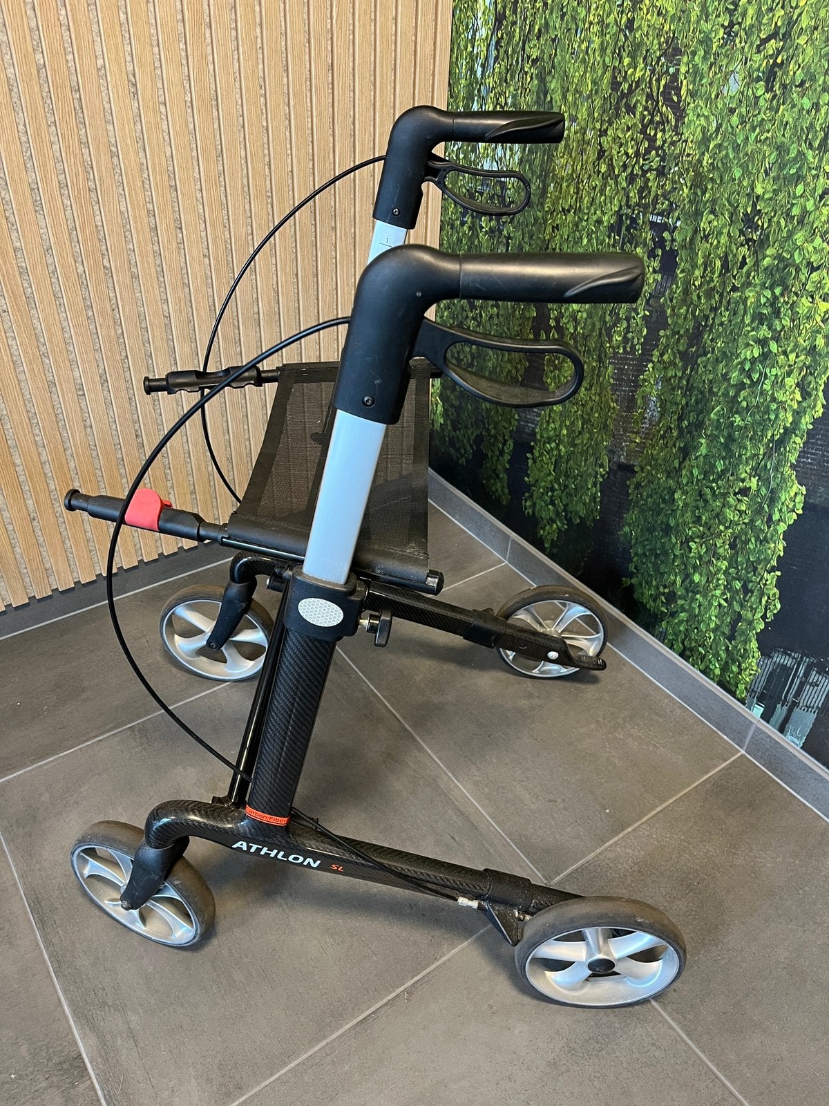 Rollator: Athlon SL Carbon Fiber. In hoogte verstelbaar., Diversen, Ophalen, Zo goed als nieuw