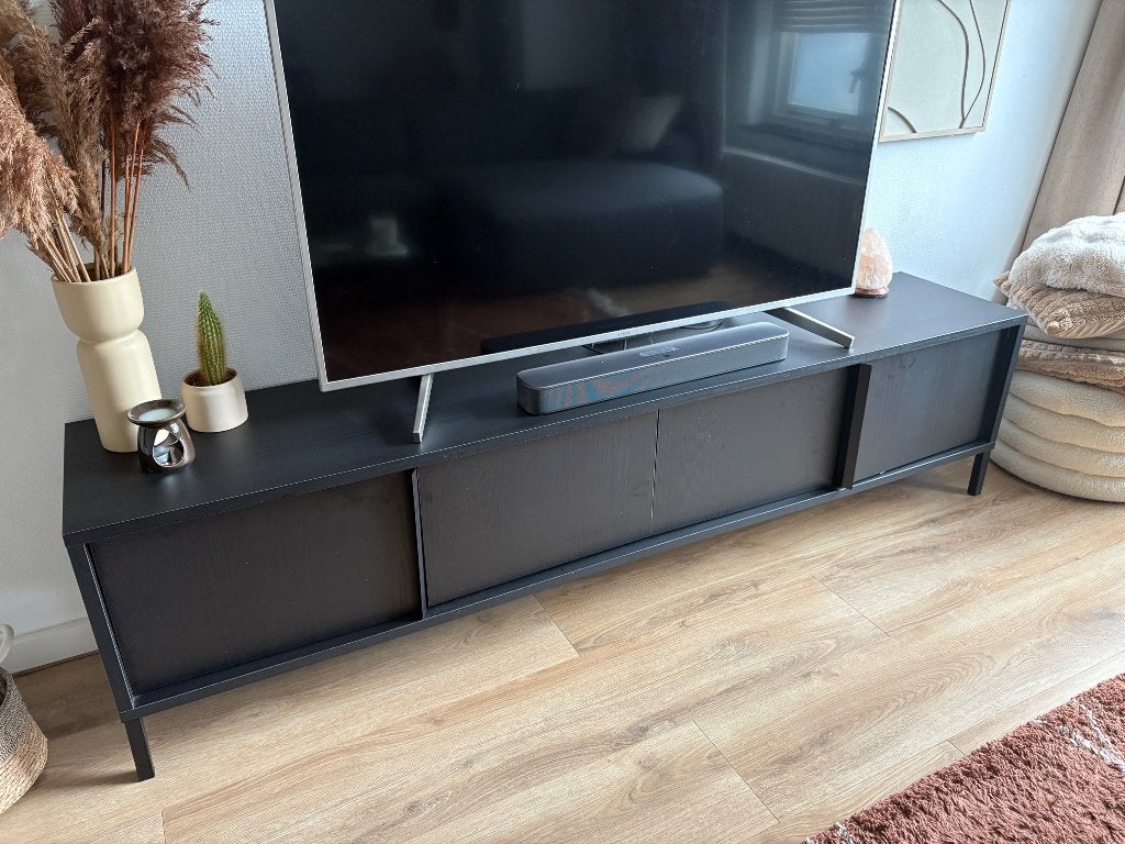 Tv meubel zwart, Huis en Inrichting, Kasten | Televisiemeubels, Zo goed als nieuw, Minder dan 100 cm, 200 cm of meer, 25 tot 50 cm