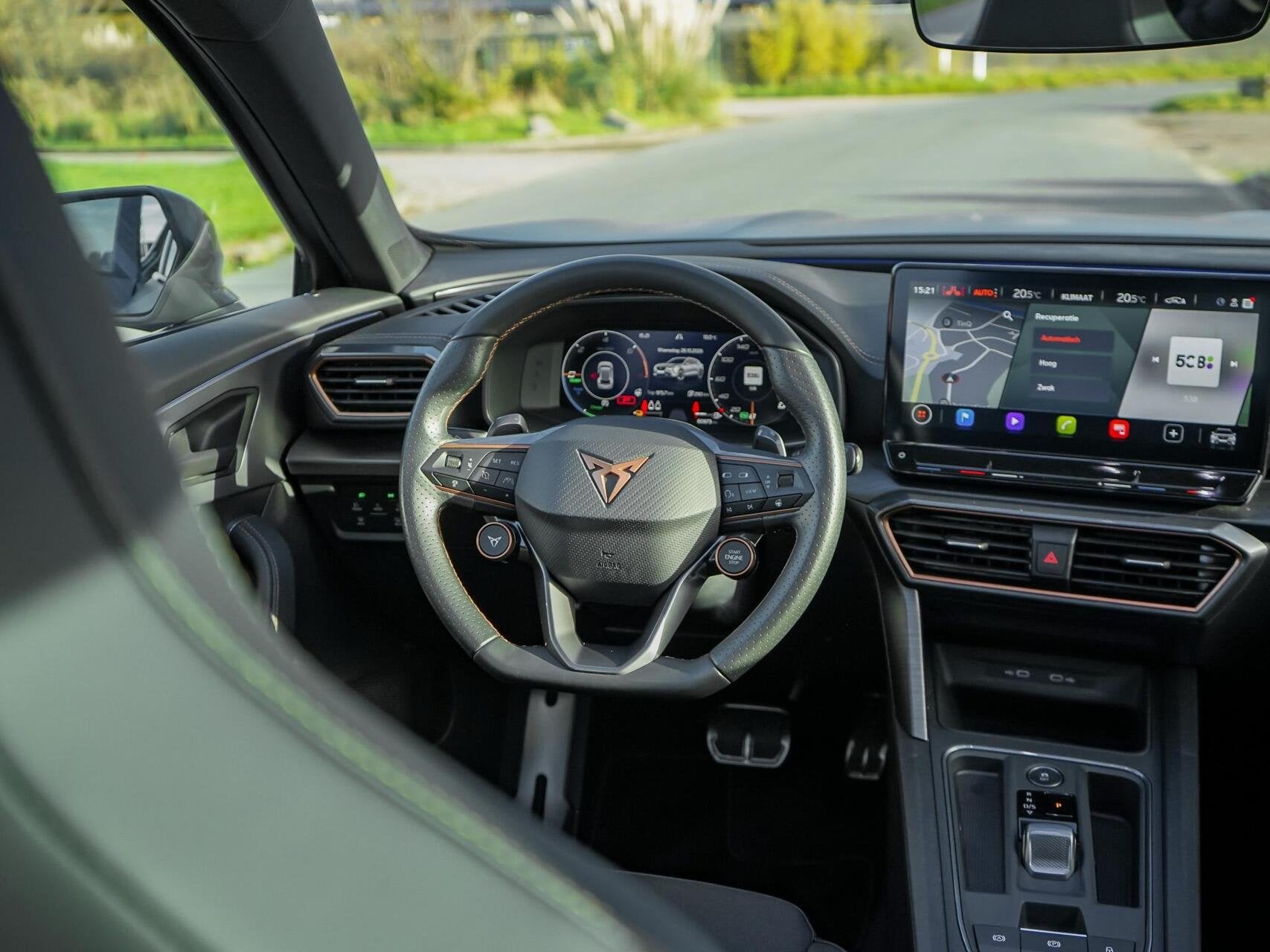 CUPRA Formentor 1.4 e-Hybrid VZ Copper|Panoramadak|DCC|Trekh, Auto's, Gebruikt, Zwart, 4 cilinders, Formentor