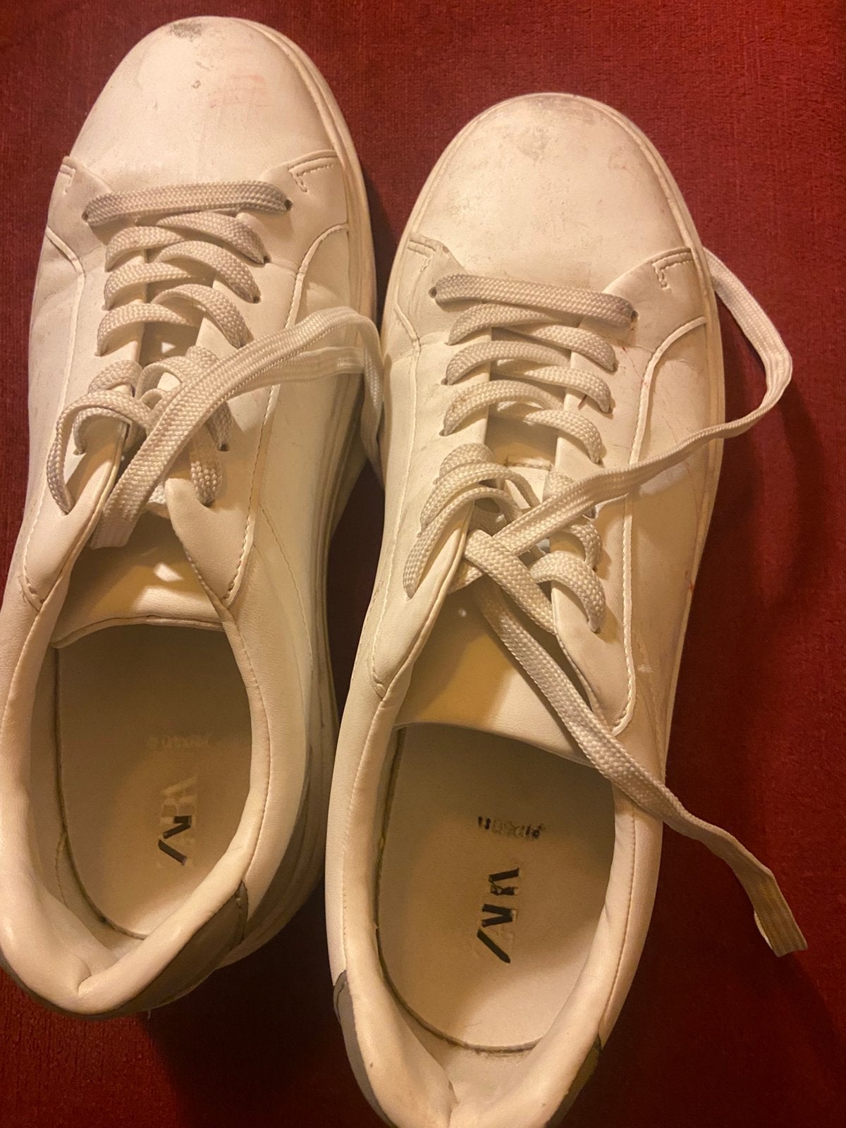 Schoenen op station Voorschoten GEVONDEN, Ophalen, Zo goed als nieuw, Hardloopschoenen, Overige merken