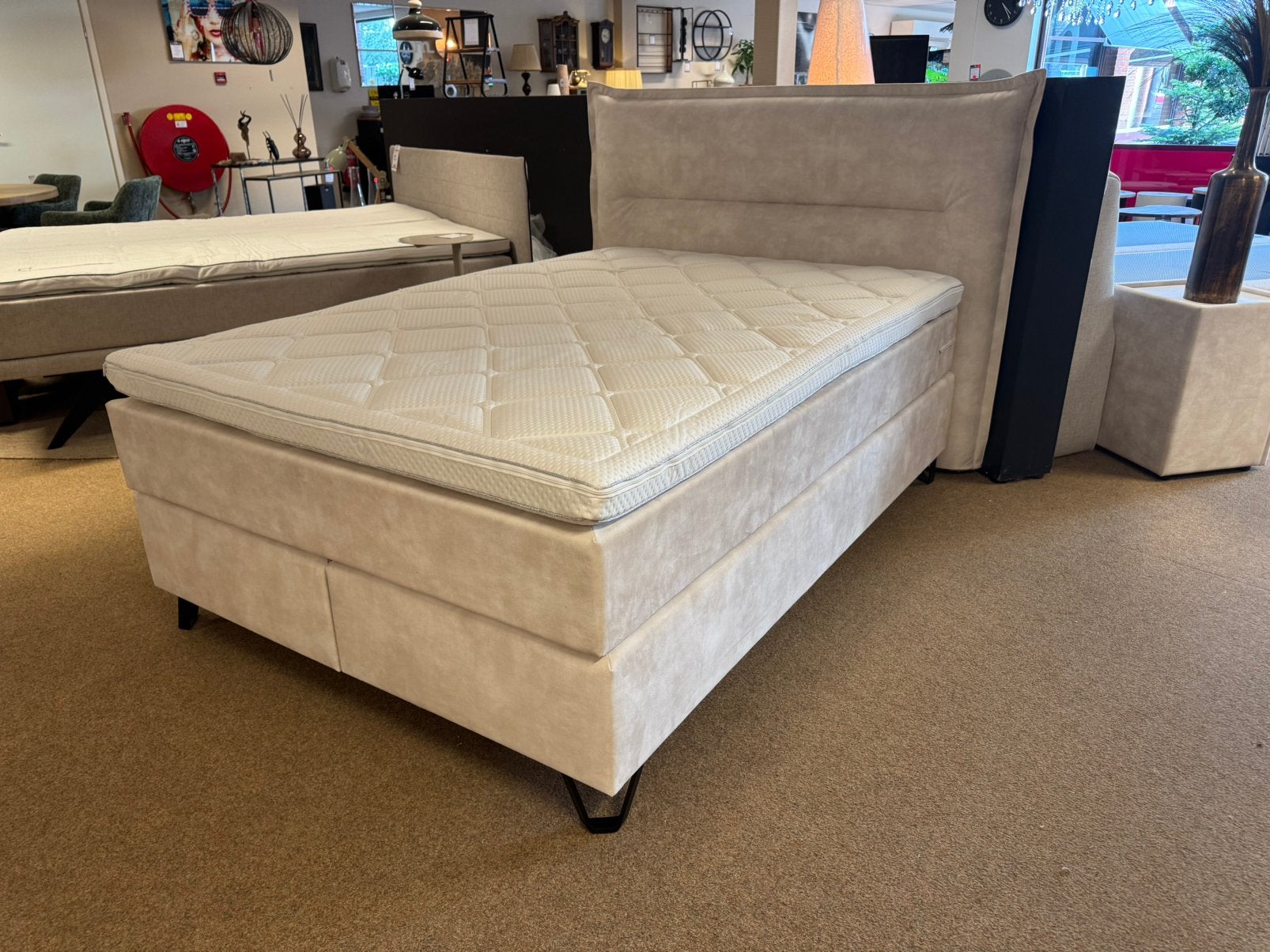 Boxspring 140x200 Beige stof Direct/Leverbaar, Ophalen, Beige, 140 cm, Mwonenenslapen