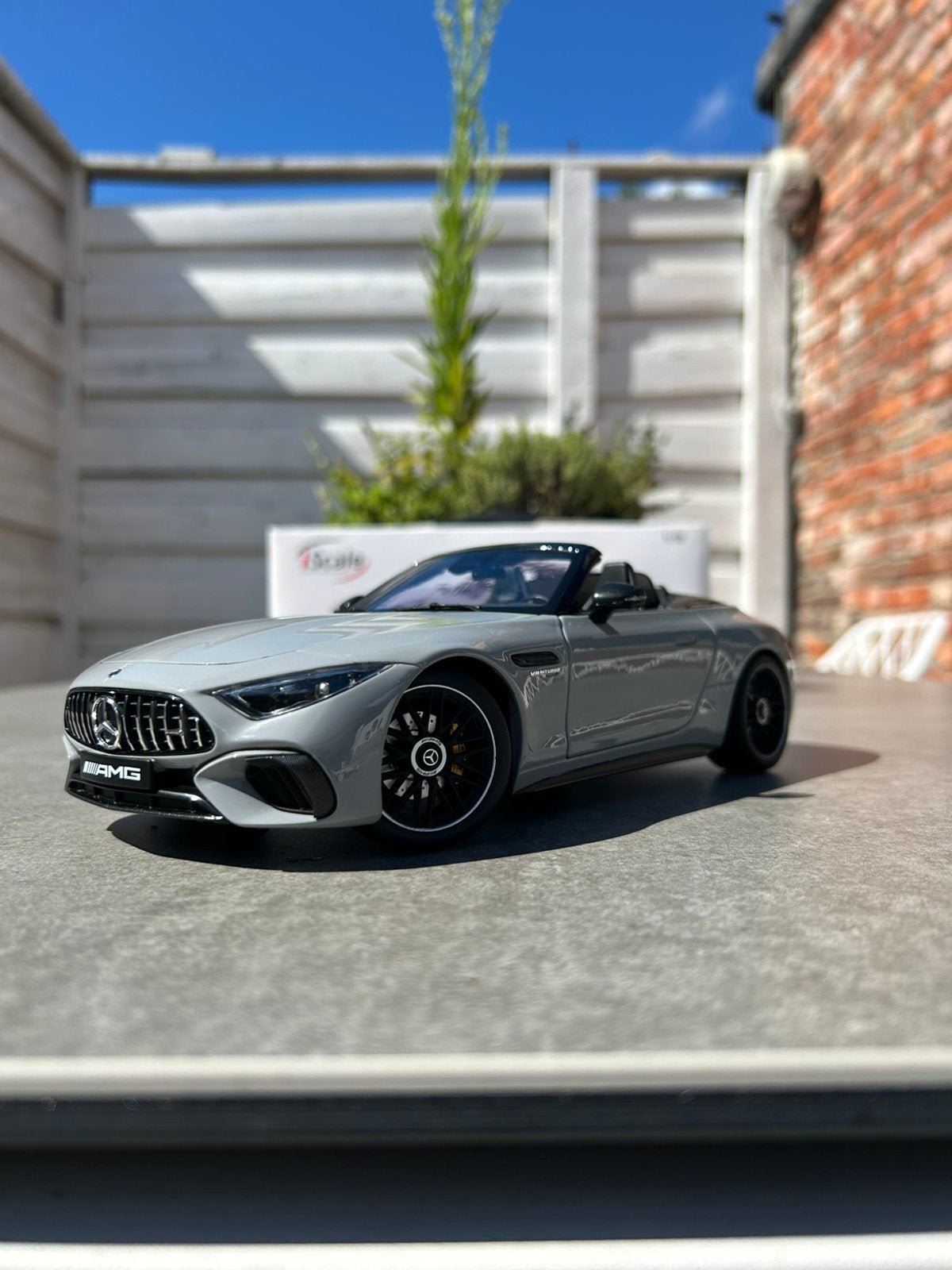 NU OF NOOIT! Super mooie 1:18 iScale MERCEDES SL63 AMG, Ophalen of Verzenden, Zo goed als nieuw, Auto, Overige merken