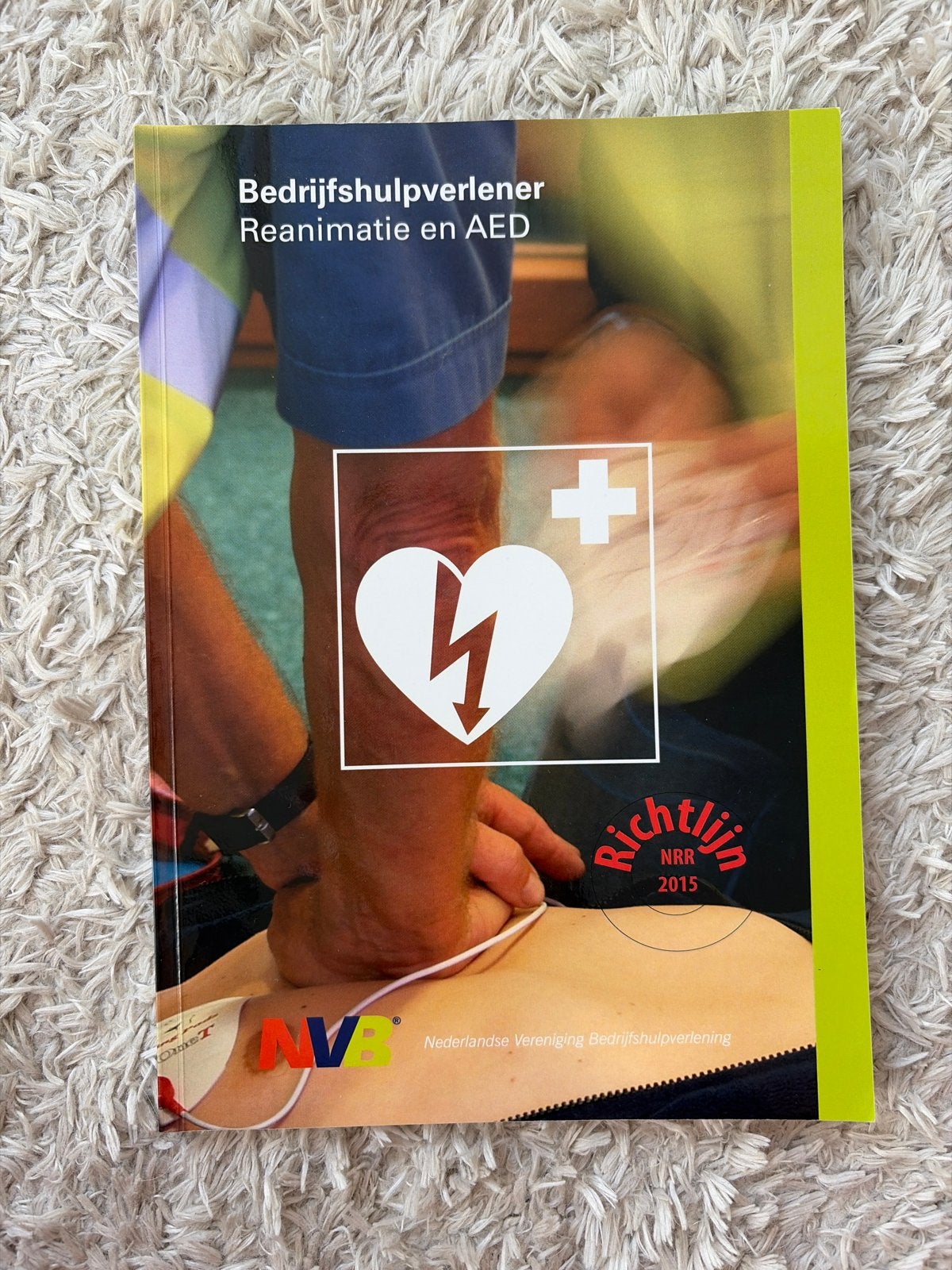 Bedrijfshulpverlener Reanimatie en AED - Richtlijn NRR 2015, Ophalen of Verzenden, Zo goed als nieuw, Overige niveaus