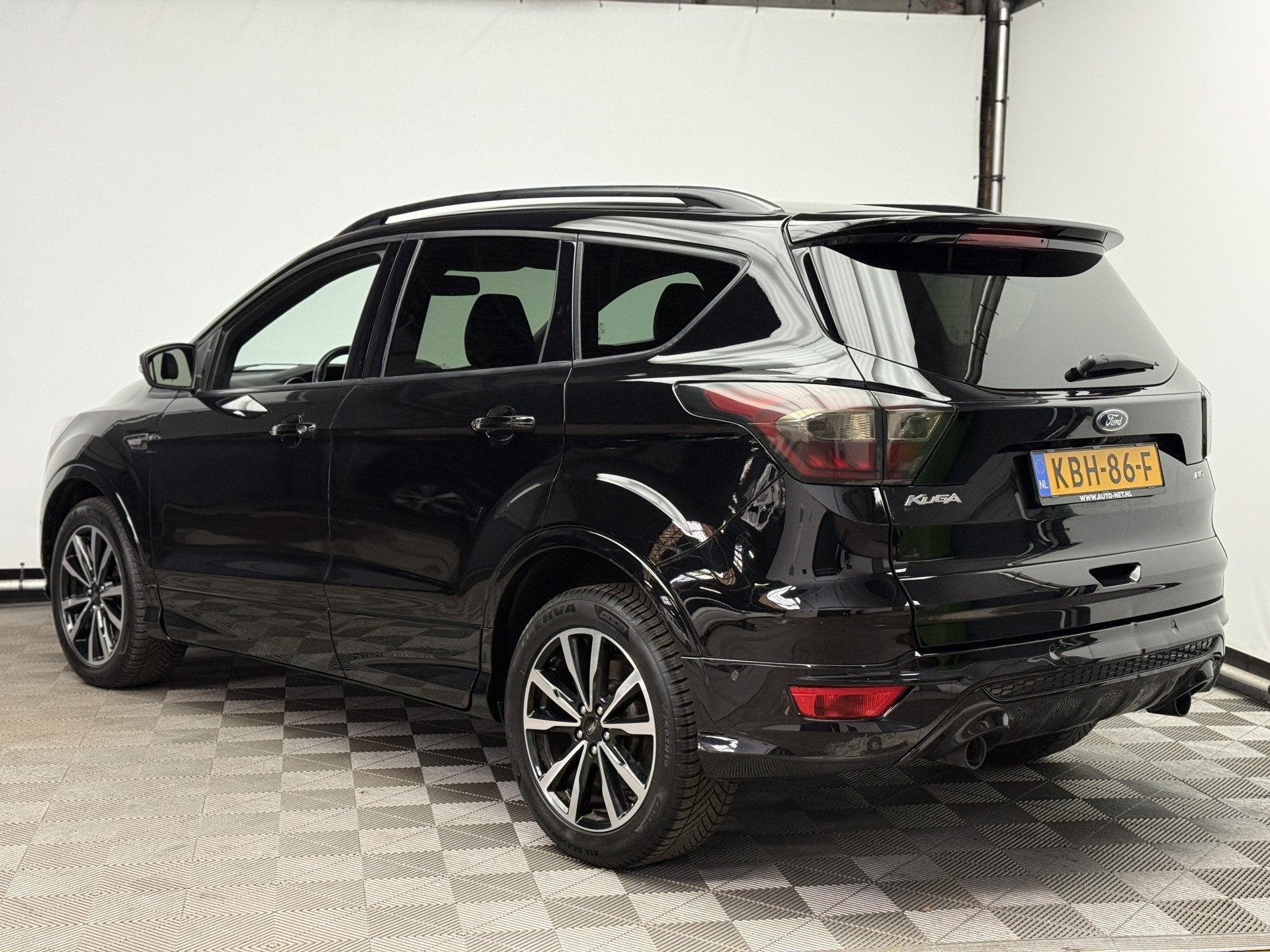 Ford Kuga 1.5 EcoBoost ST Line AWD Automaat Zeer Compleet, Auto's, Ford, Automaat, 4 cilinders, Met garantie (alle), Zwart