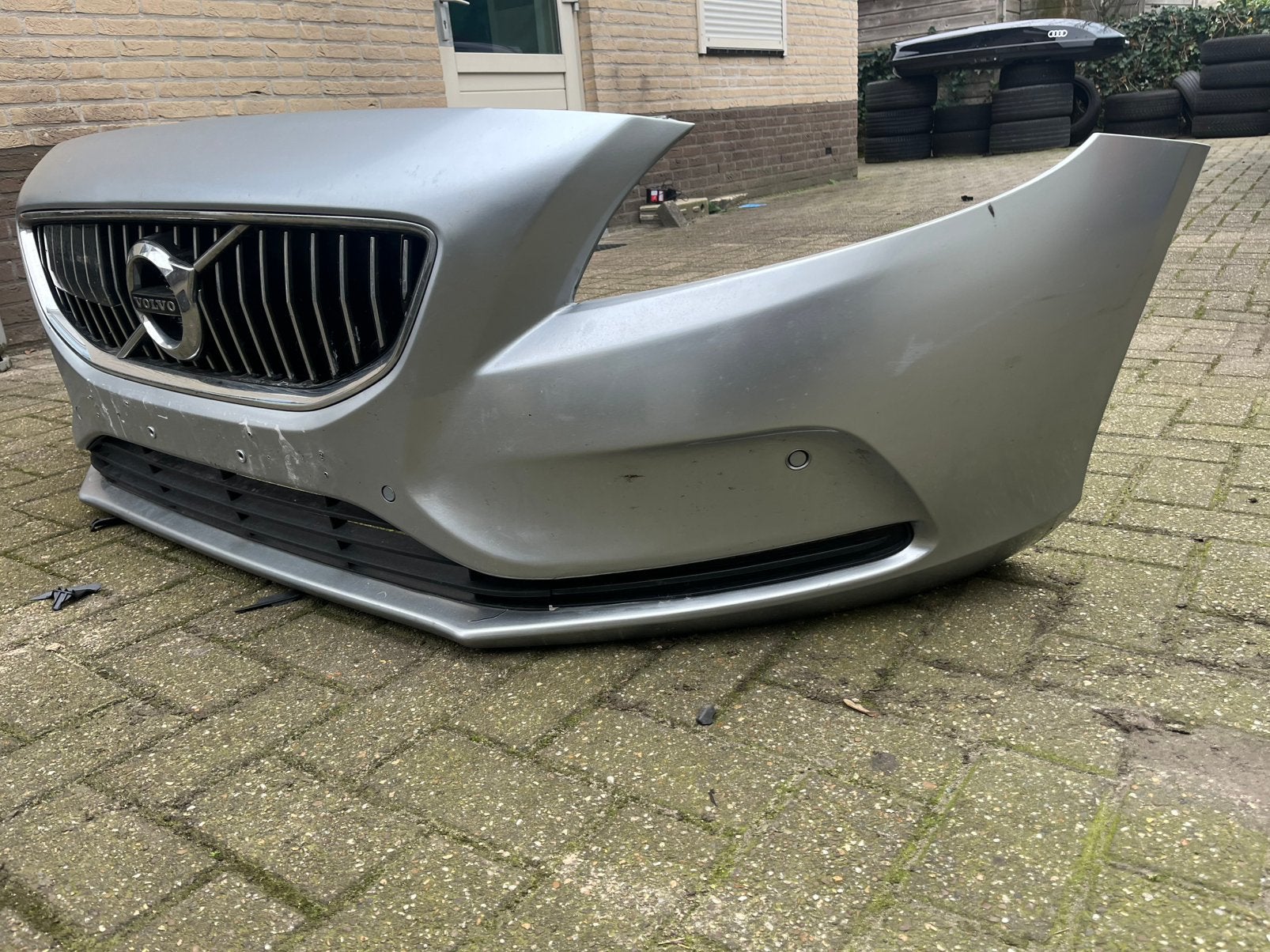 Volvo v40 voorbumper, Ophalen of Verzenden, Volvo, Bumper