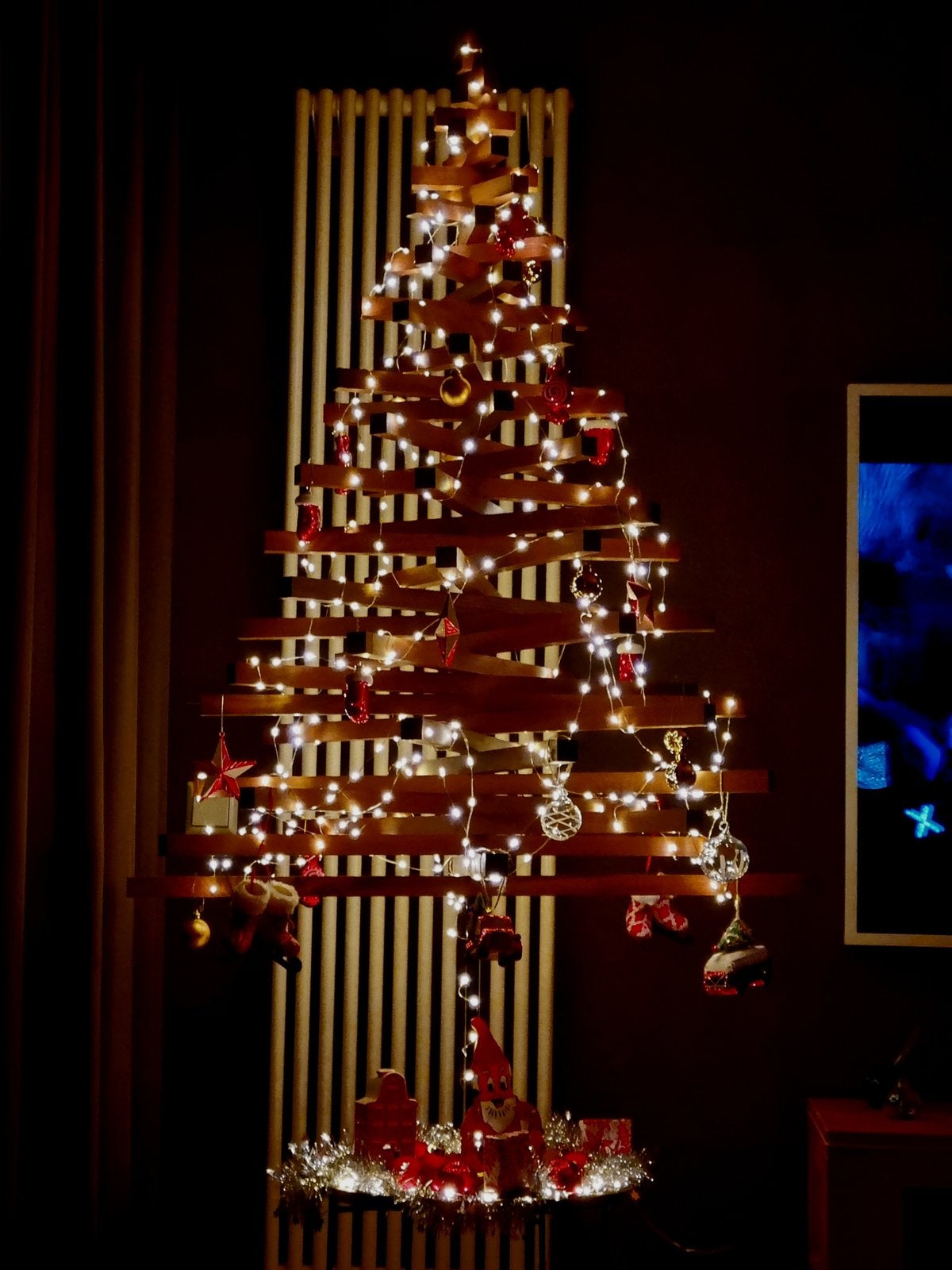 Yelka walnoothout kerstboom 150 cm, Diversen, Ophalen, Zo goed als nieuw