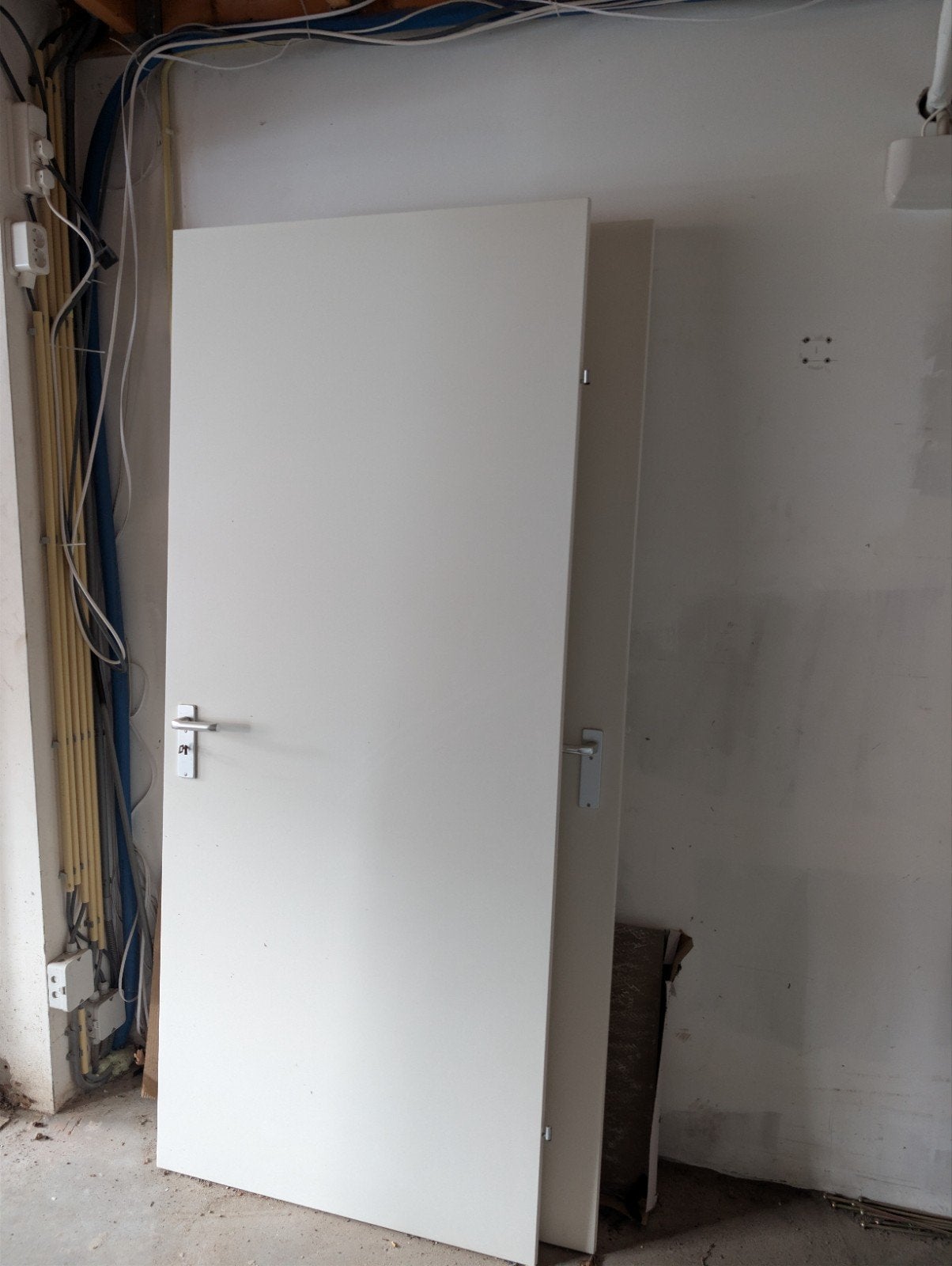 2x Witte binnendeur met klink - Zo goed als nieuw, Ophalen of Verzenden, Zo goed als nieuw, Binnendeur, 200 tot 215 cm