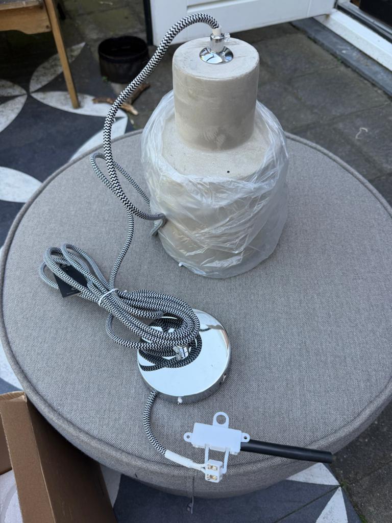 Lamp beton, nieuw, hanglamp, Ophalen of Verzenden, Nieuw, Overige materialen, Minder dan 50 cm