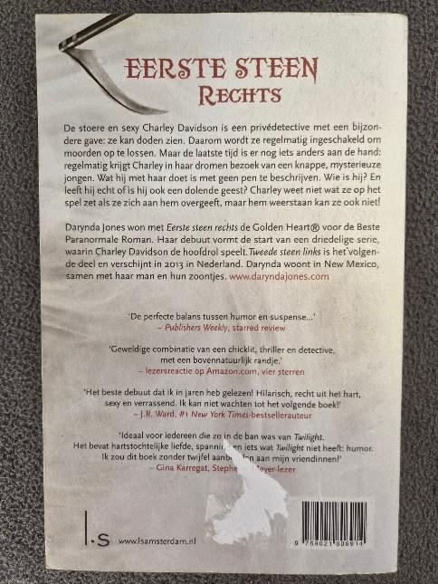 Eerste steen rechts - Darynda Jones, Boeken, Gelezen, Europa overig, Ophalen of Verzenden, Darynda Jones
