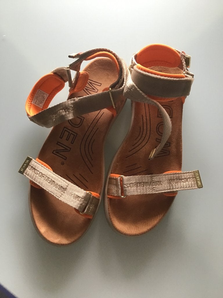 Sandaal, Ophalen, Gedragen, Sandalen of Muiltjes