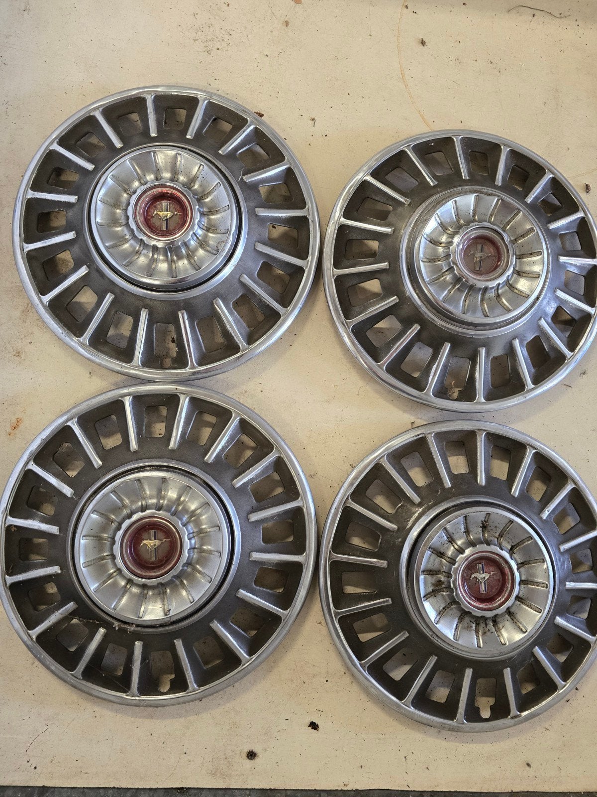 Set van 4 Ford Mustang wieldoppen 1966 - Vintage, Ophalen of Verzenden, Gebruikt