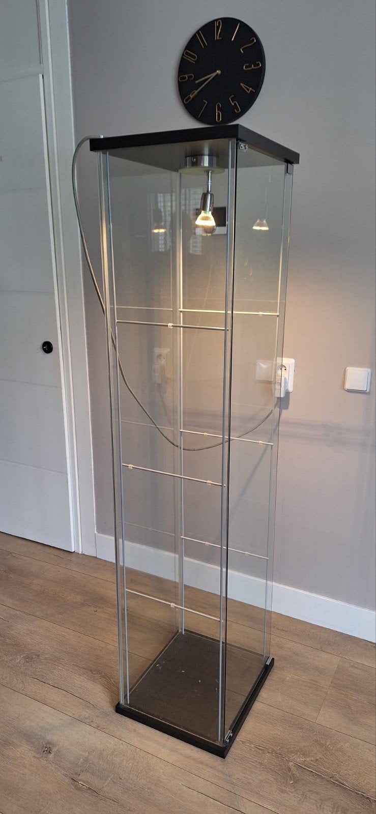 Mooie vitrinekast. Bieden, Zo goed als nieuw, 150 tot 200 cm, 25 tot 50 cm, 50 tot 100 cm