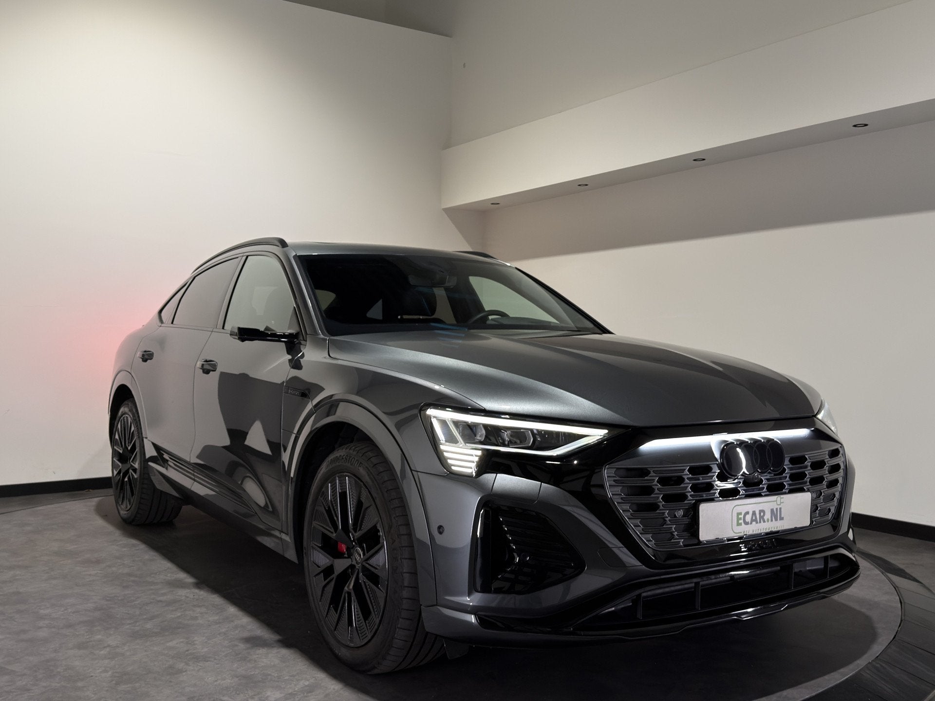Audi Q8 Sportback e-tron 55 quattro S Edition 115 kWh | SOH, Auto's, Automaat, Gebruikt, Met garantie (alle), 325 min