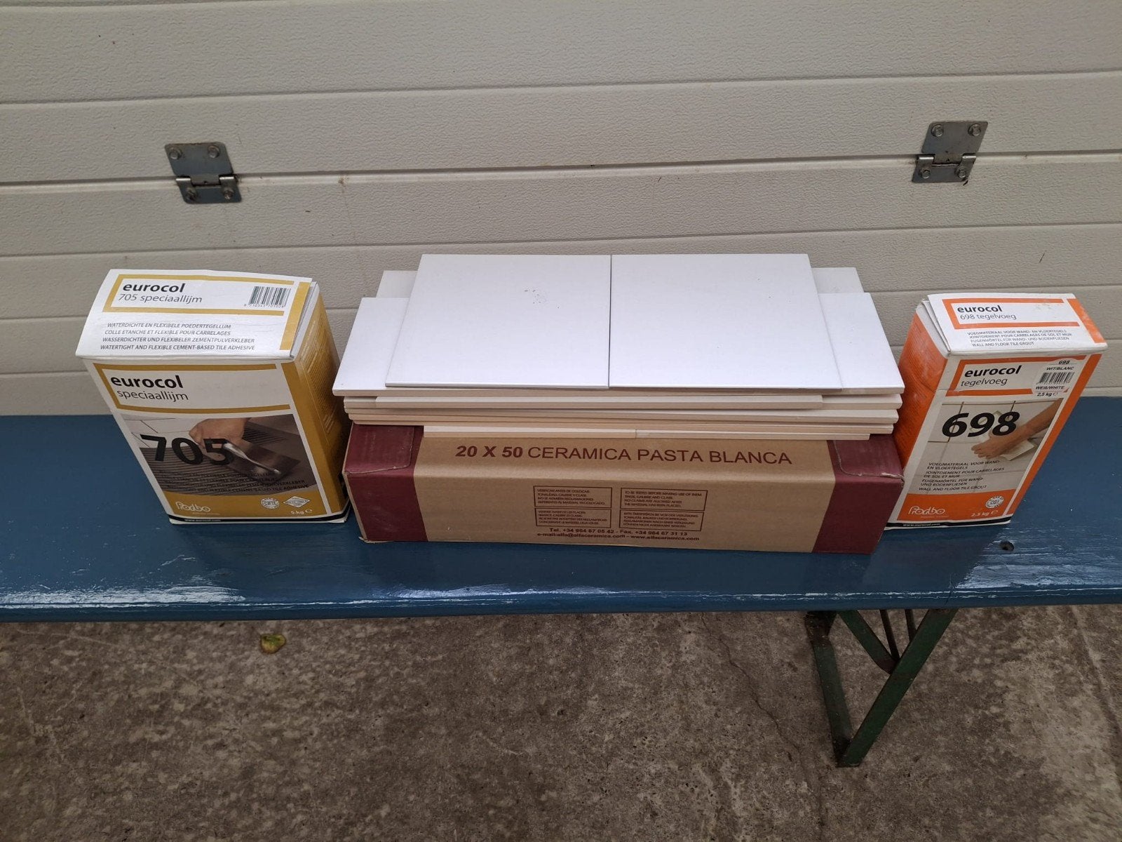 Gratis Restant vloertegels,wandtegels,speciaallijm,tegelvoeg, Ophalen, Nieuw, Minder dan 5 m², Wandtegels