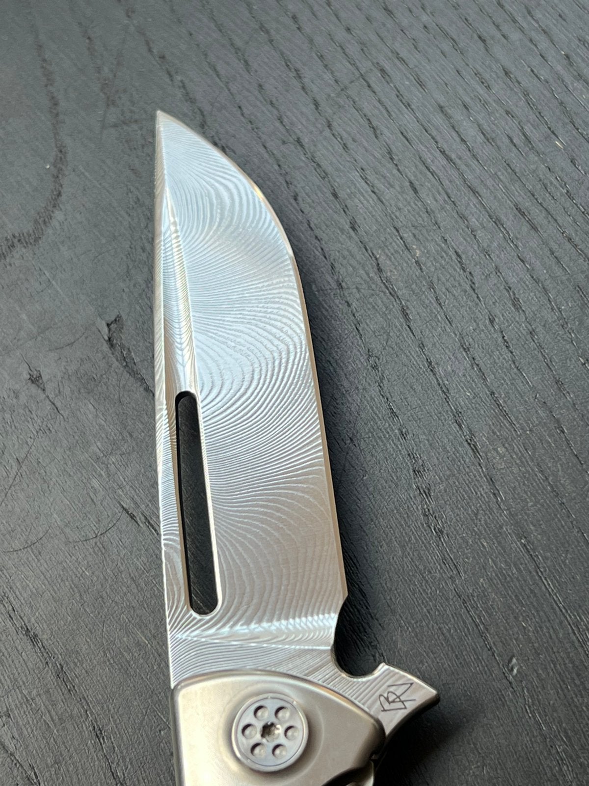 Sharp by Design Brain Nadeau Damscus met Timascus scales, Ophalen of Verzenden, Overige soorten, Mes of Dolk