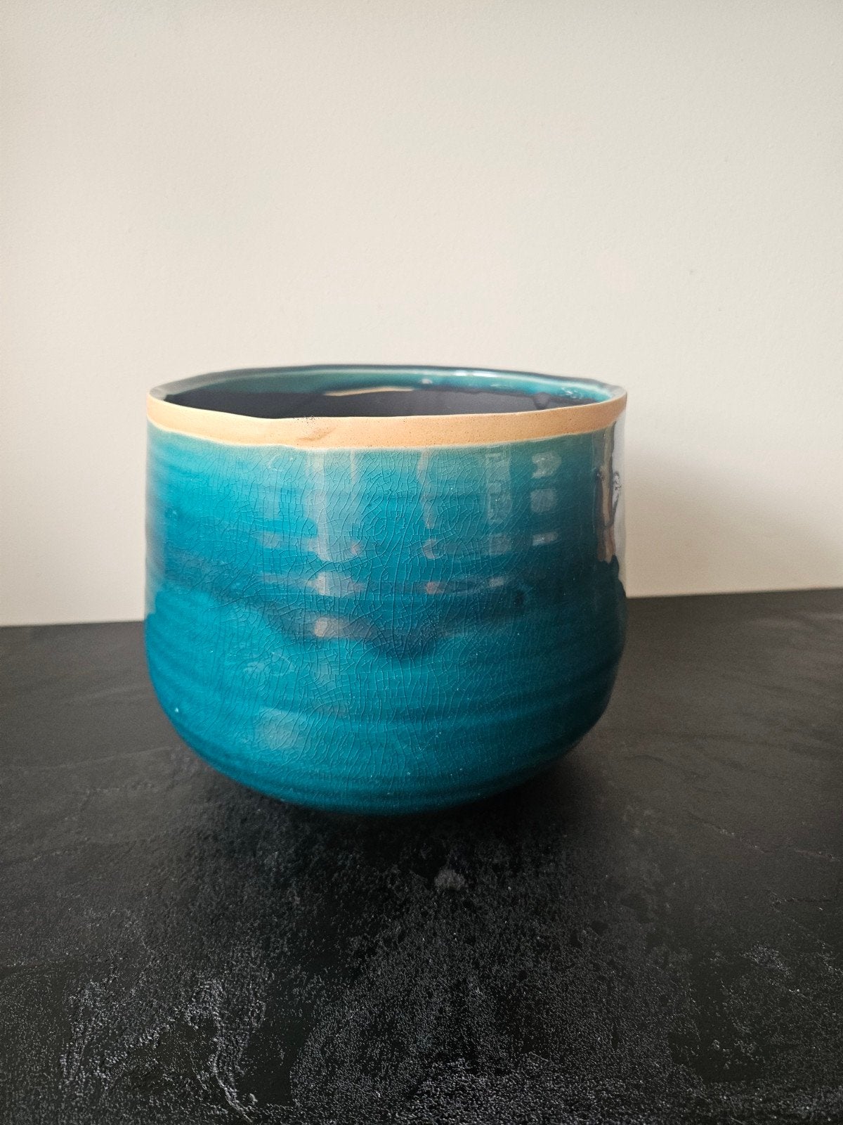 Turquoise bloempot van aardewerk, Ophalen, Rond, Zo goed als nieuw, Binnen