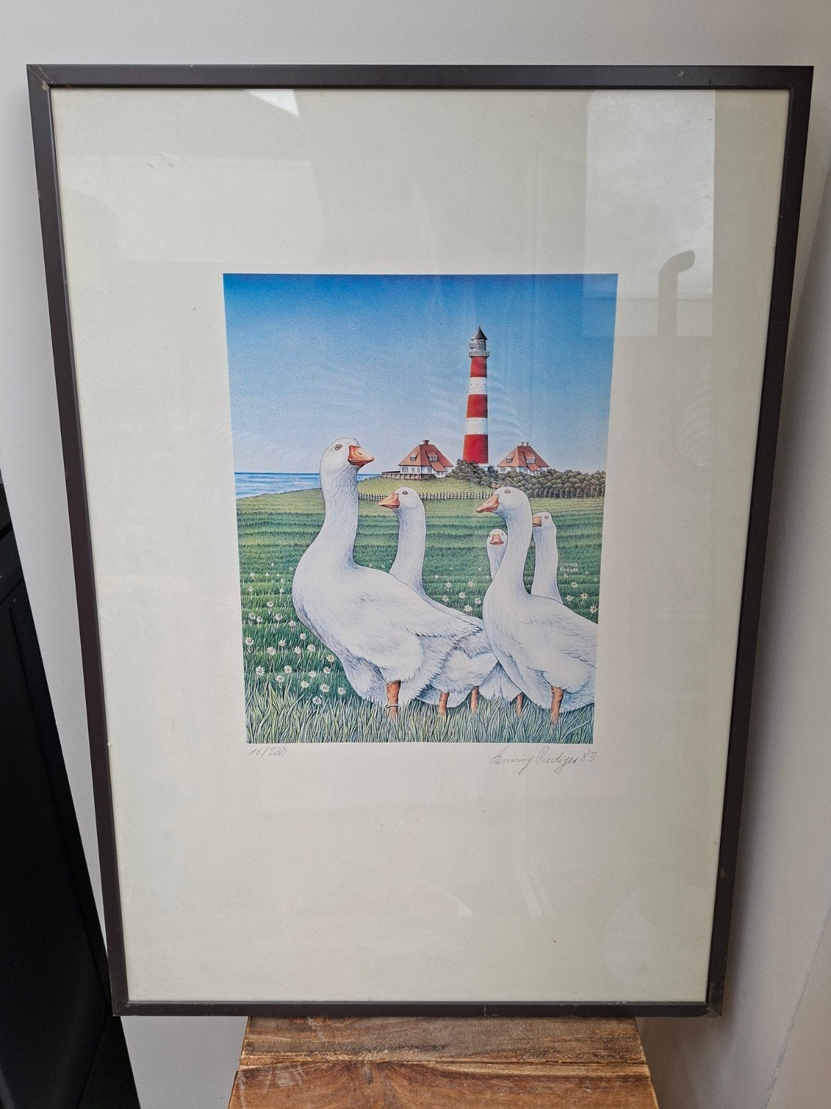 Zeefdruk Henning Riediger - Ganzen bij vuurtoren (16/300), Ophalen, 1950 - 1999, Ingelijst, Flora en Fauna