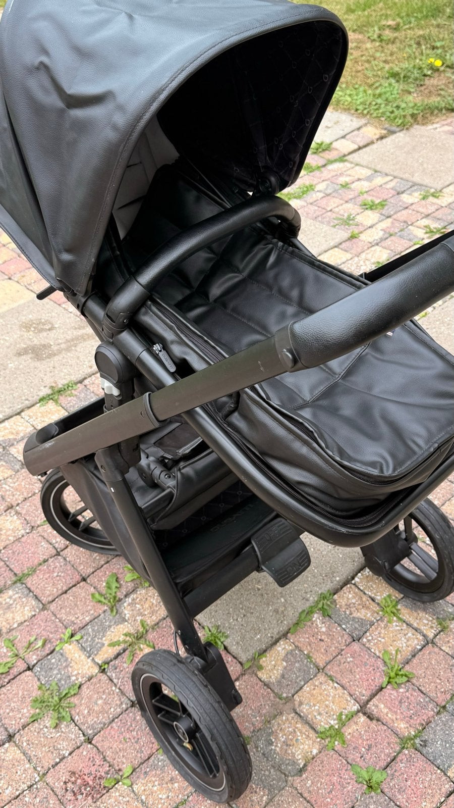 Foto 6 van Dubatti One E3 Leather Edition 2020 Kinderwagen