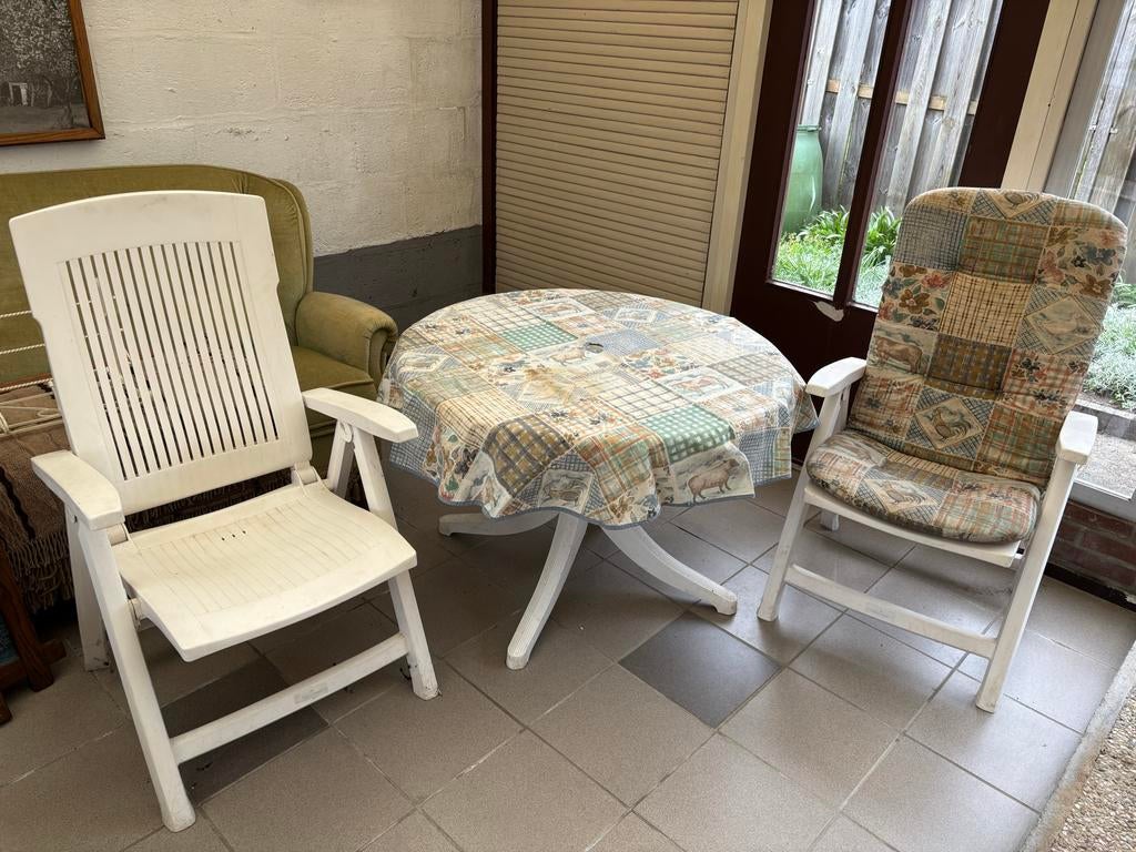 Tuinset: Tafel, 2 stoelen met kussens, 2 verstelbare stoelen, Tuin en Terras, Tuinstoelen, Ophalen, Zo goed als nieuw