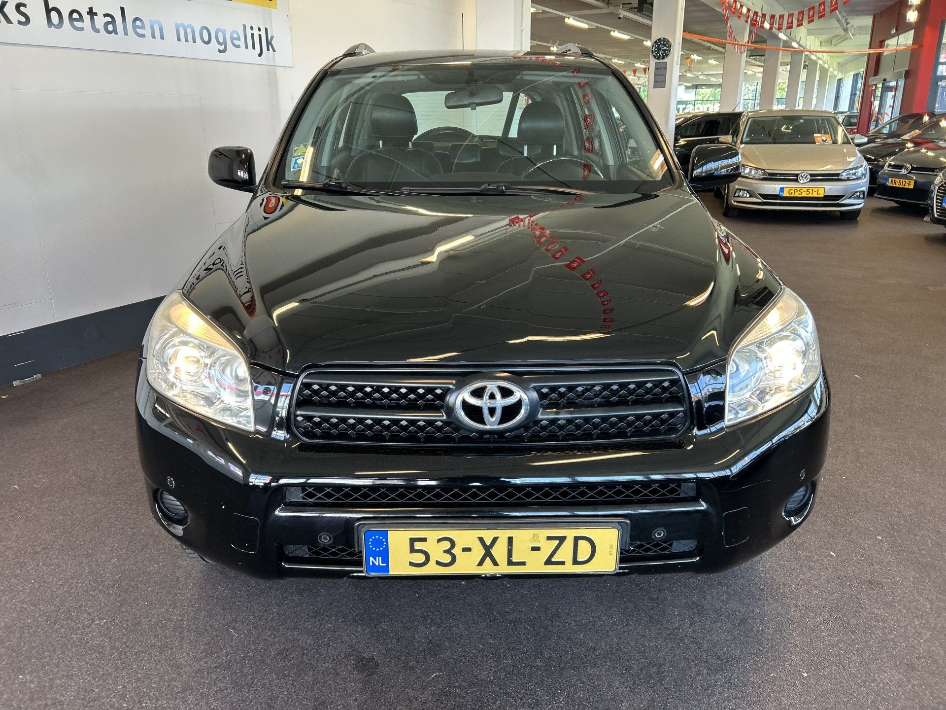 Toyota RAV4 2.0 VVTi Linea Terra 4WD 2000KG Trekgewicht | Le, Auto's, Toyota, 1998 cc, Zwart, 4 cilinders, Zwart