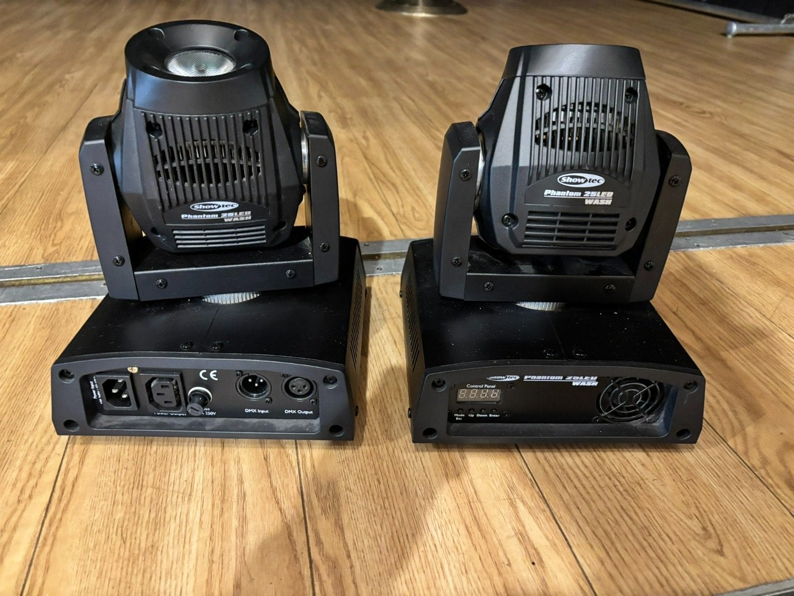 Showtec Phantom 25LED Wash Moving Heads (2 stuks), Ophalen, Gebruikt
