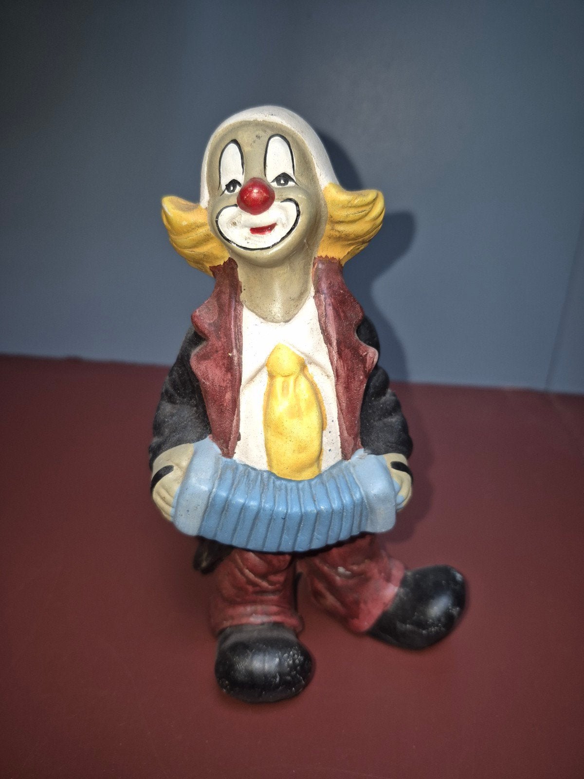 Vintage Clown Beeldje met Accordeon - Decoratief, Verzamelen, Beelden en Beeldjes, Ophalen of Verzenden, Gebruikt, Mens