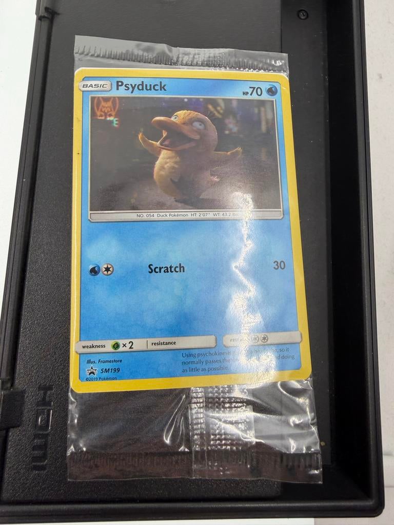 Pokémon Detective Pikachu Psyduck Promo Kaart SM199, Hobby en Vrije tijd, Verzamelkaartspellen | Pokémon, Ophalen of Verzenden