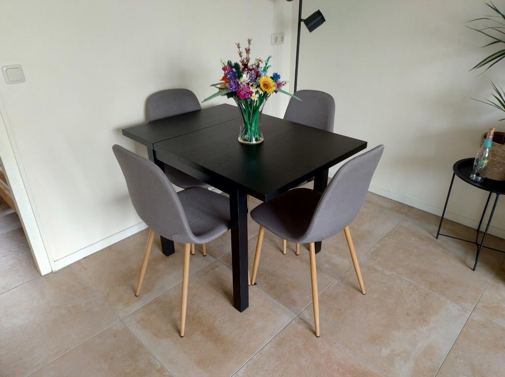 Zo goed als nieuwe eethoek met 4 stoelen, Ophalen, Zo goed als nieuw, Modern, 4 tot 6 stoelen