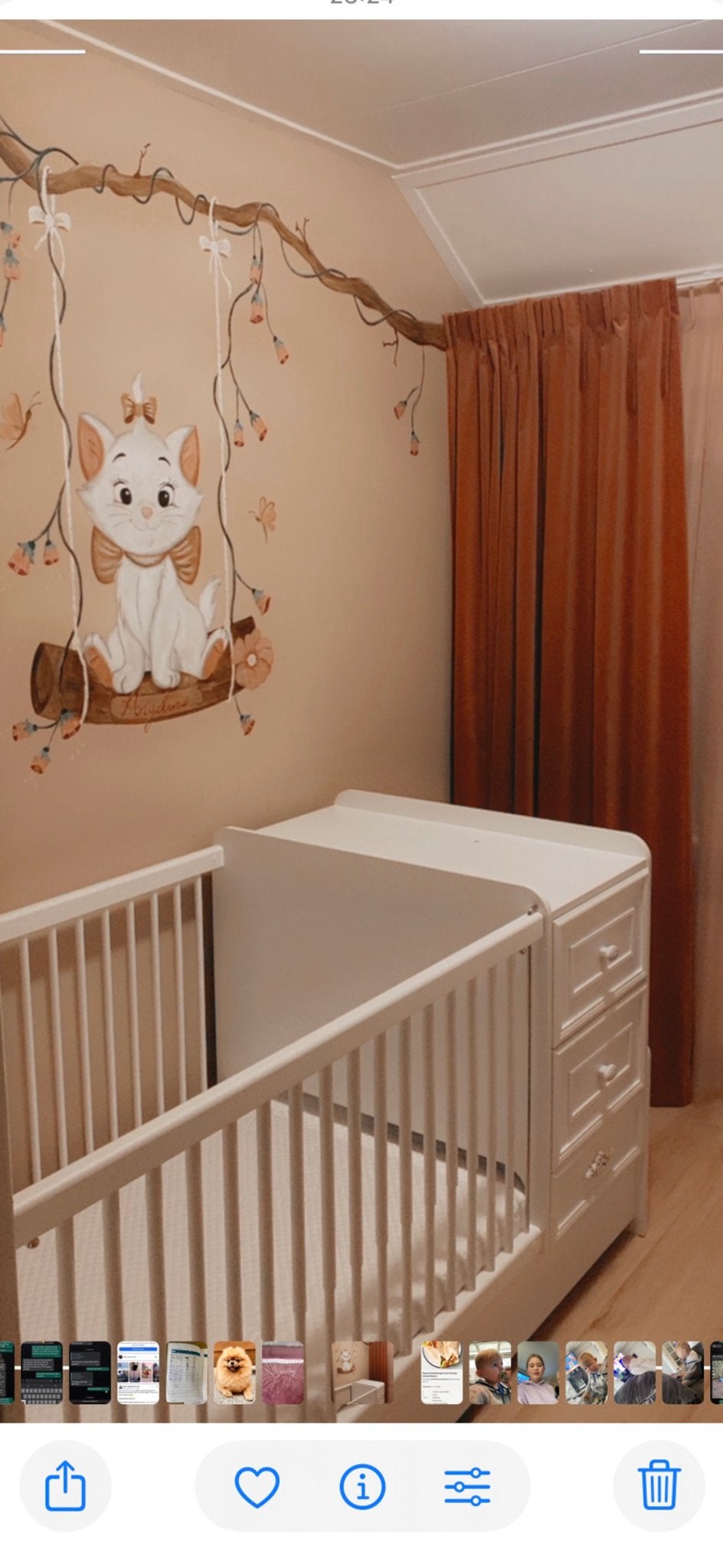 Meegroeibedje met commode en nachtkastje - Wit kunststof, Kinderen en Baby's, Ophalen, Gebruikt, 160 tot 180 cm, 70 tot 85 cm