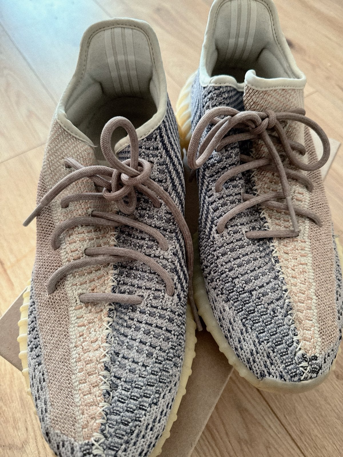 Adidas Yeezy Boost 350 V2 Zyon - Maat 44 1/3, Kleding | Heren, Schoenen, Ophalen of Verzenden, Zo goed als nieuw, Overige kleuren