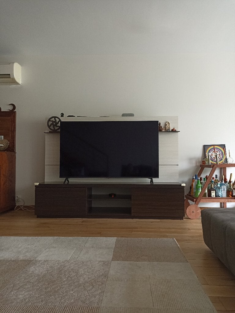 selling TV STAND not TV, Huis en Inrichting, Ophalen, Eikenhout, Zo goed als nieuw, 200 cm of meer