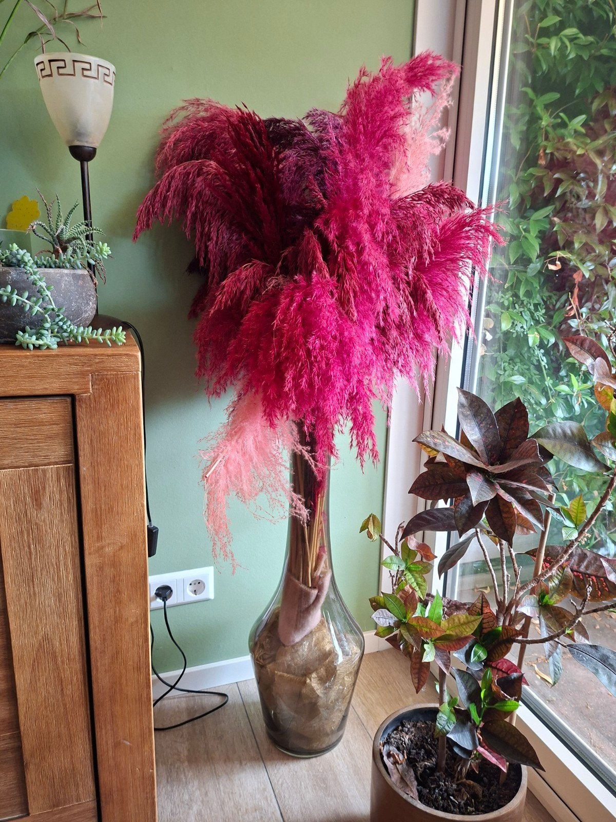 Grote vaas met gekleurde pampas pluimen - decoratie, Ophalen, Gebruikt, Meerkleurig, Glas