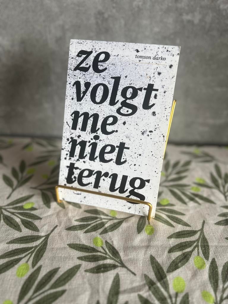 Tomson Darko - Ze volgt me niet terug, Ophalen of Verzenden, Zo goed als nieuw, Nederland, Tomson Darko