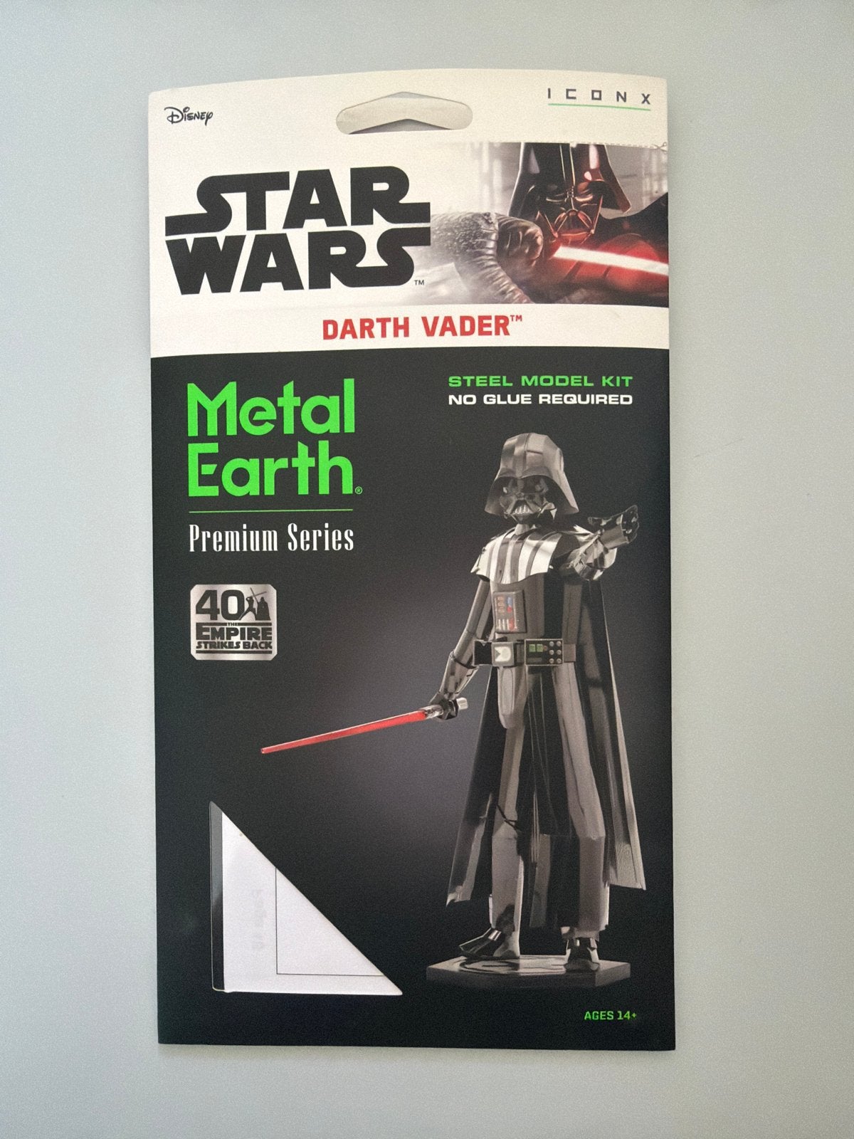 Metal Earth Star Wars Darth Vader Model Kit, Ophalen of Verzenden, Nieuw, 1:50 of kleiner, Figuur of Figuren