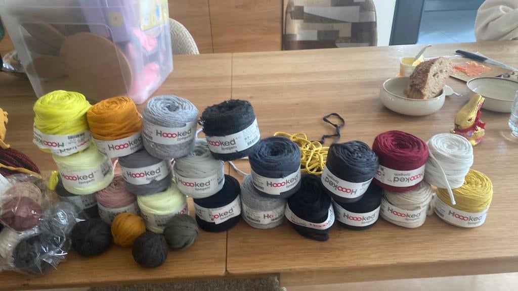 Groot mand vol haak hooked zpaghetti bollen, Ophalen, Breien of Haken, Wol of Garen