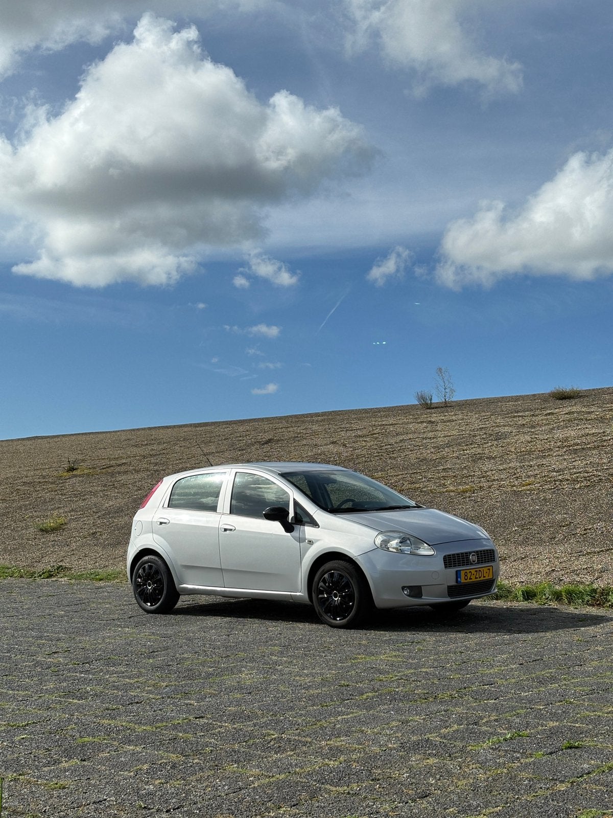 Fiat Punto 2010 | Nieuwe APK | Nieuwe koppeling | Zuinig, Stof, 40 €/maand, 4 cilinders, 400 kg