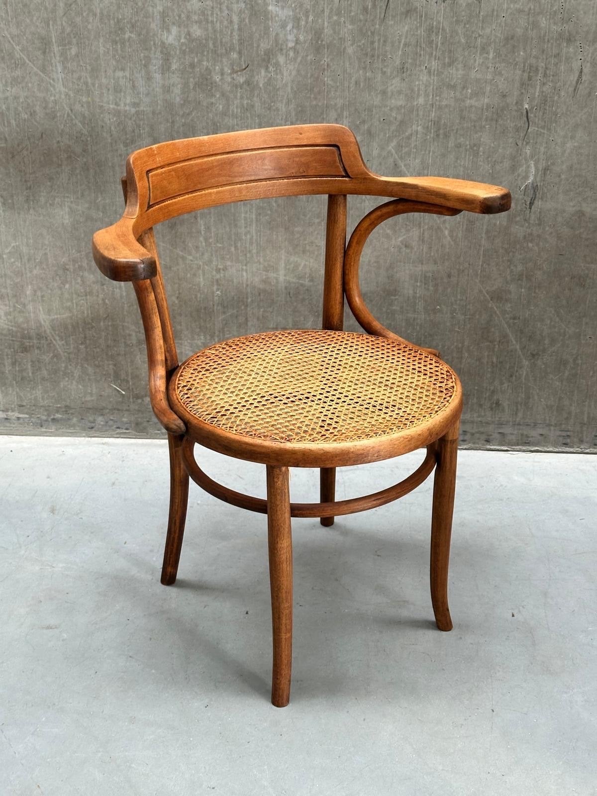 Thonet 233 Cosmos stoel met webbing zitting en patina, Ophalen of Verzenden