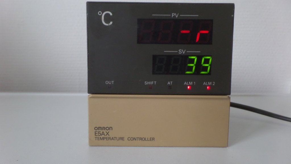 Temperatuur Controller, OMRON,E5AX-(#9032), Hobby en Vrije tijd, Elektronica-componenten, Gebruikt, Ophalen of Verzenden