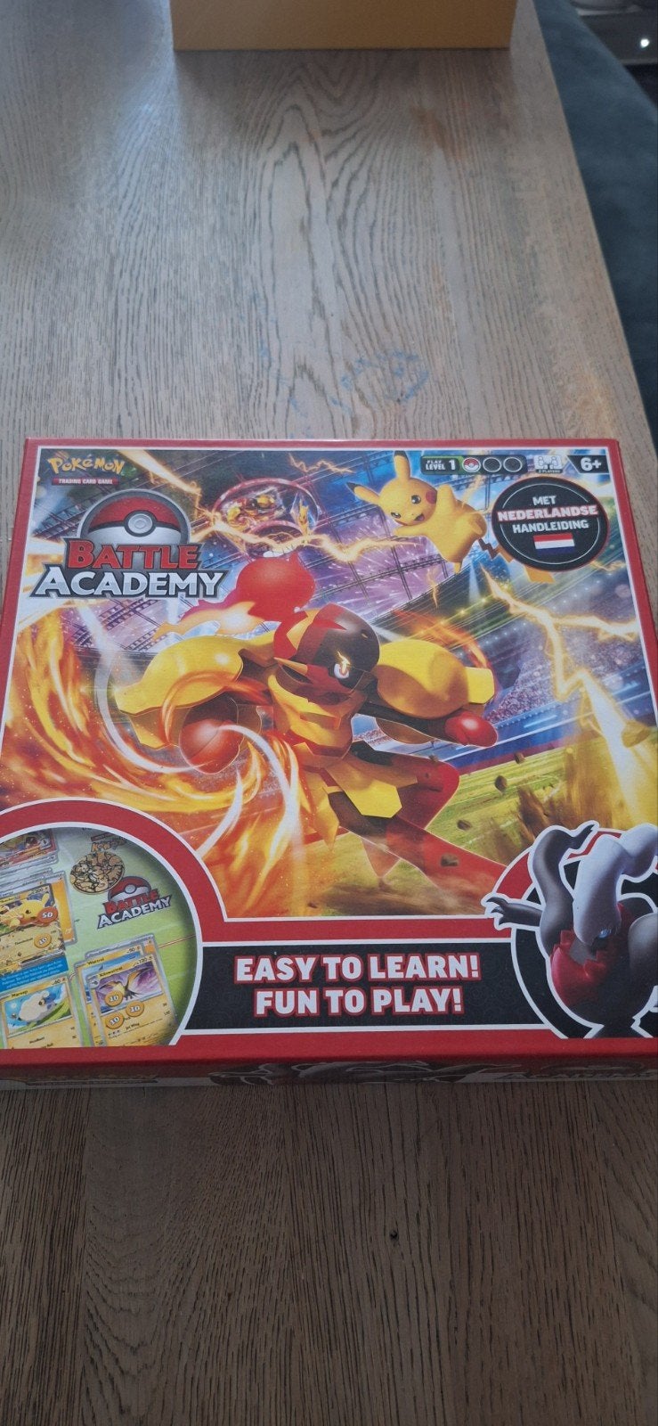 Pokémon Battle Academy Bordspel COMPL, Ophalen of Verzenden, Zo goed als nieuw, Overige typen