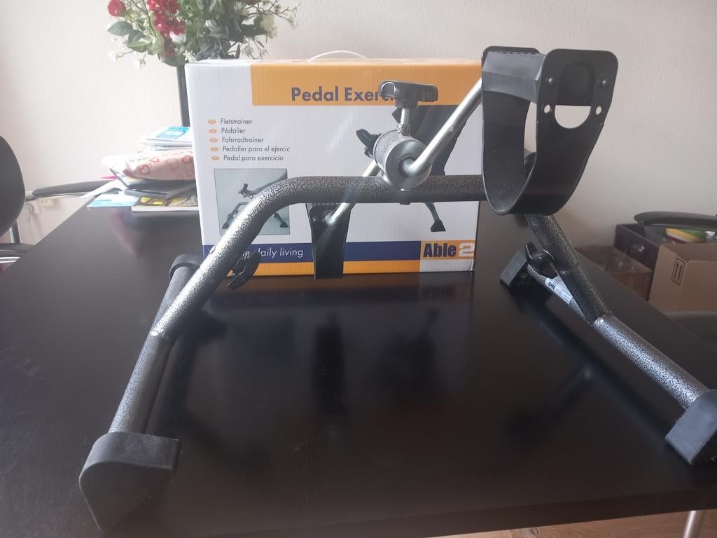 Compacte fietstrainer voor thuisgebruik - Arm & Been, Sport en Fitness, Fitnessmaterialen, Ophalen, Nieuw, Benen, Overige typen