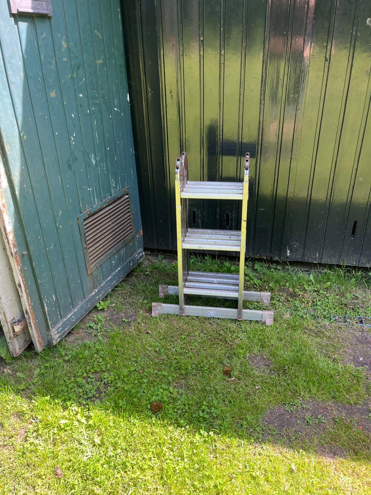 Nette Altrex ladder, Ophalen, Zo goed als nieuw, Rolsteiger of Kamersteiger, 5 meter of hoger