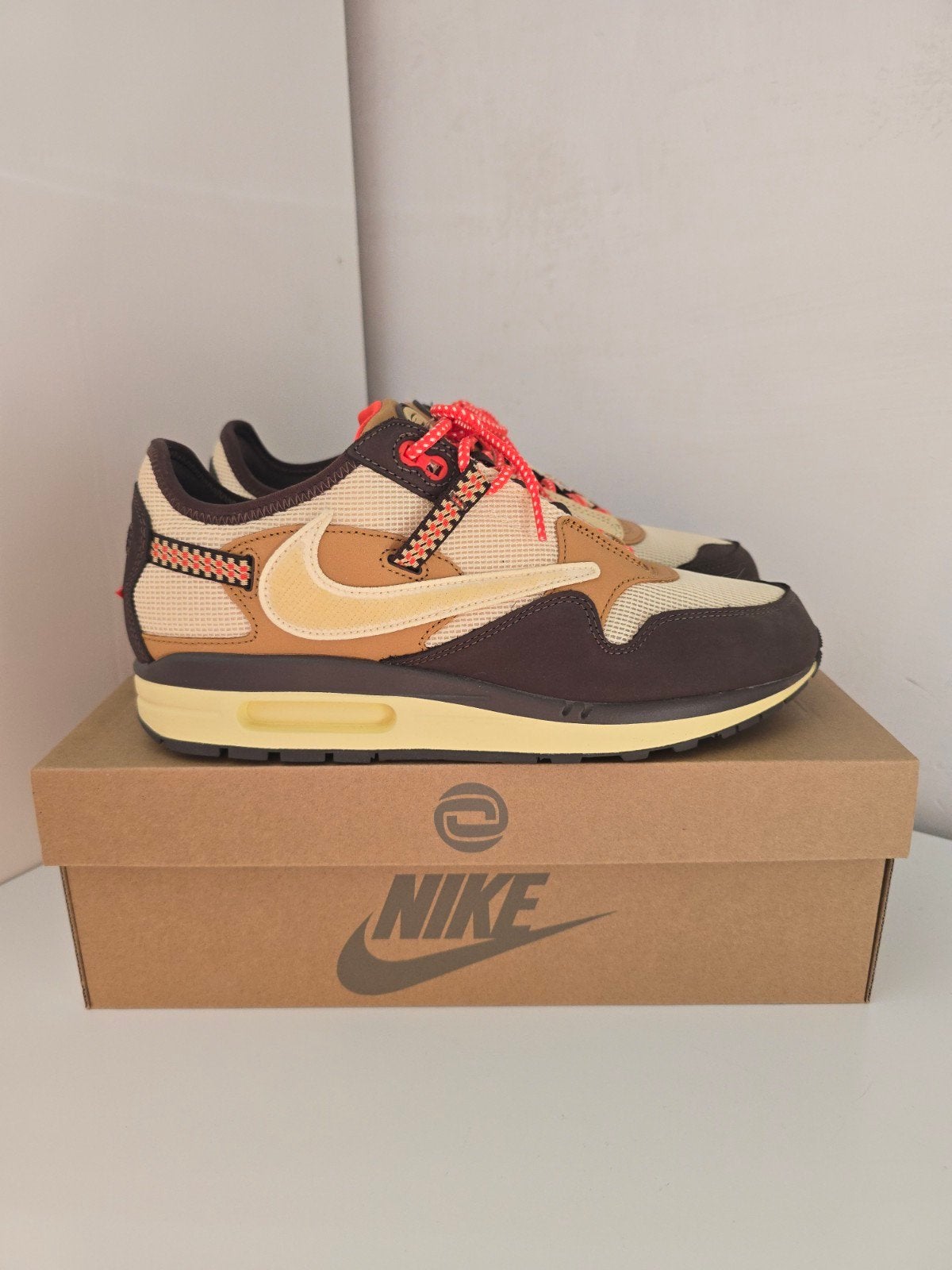 Nike Air Max 1 Travis Scott 'Baroque Brown' - EU 44, Kleding | Heren, Schoenen, Nike air max, Bruin, Ophalen of Verzenden, Sneakers of Gympen