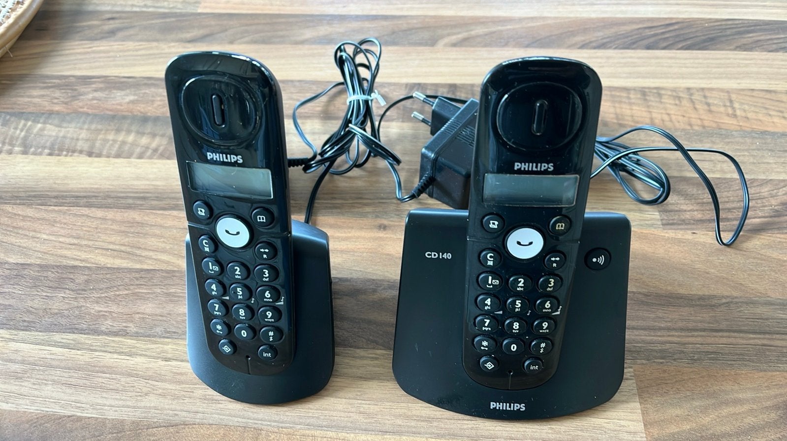 Philips CD140 draadloze telefoons (2 stuks), Telecommunicatie, Ophalen of Verzenden, Gebruikt, 2 handsets