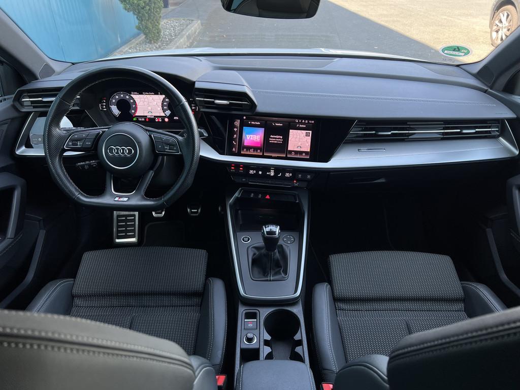 Audi A3 Sportback 35 TFSI 150 PK S edition CARPLAY/ANDROID |, Auto's, 4 cilinders, 150 pk, Leder en Stof, Wit