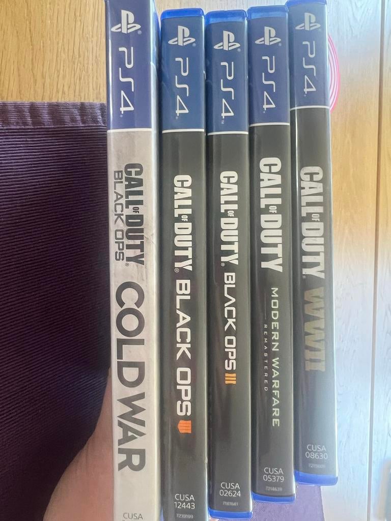 Call of Duty PS4 bundel: Cold War, Black Ops, MW Remastered, Spelcomputers en Games, Games | Sony PlayStation 4, Gebruikt, Vanaf 18 jaar