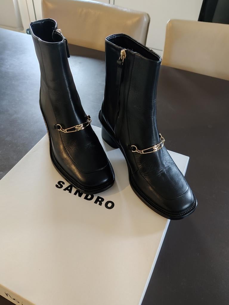 Sandro leren enkele laarzen maat 37 €365, Kleding | Dames, Schoenen, Ophalen of Verzenden, Nieuw, Zwart, Hoge laarzen
