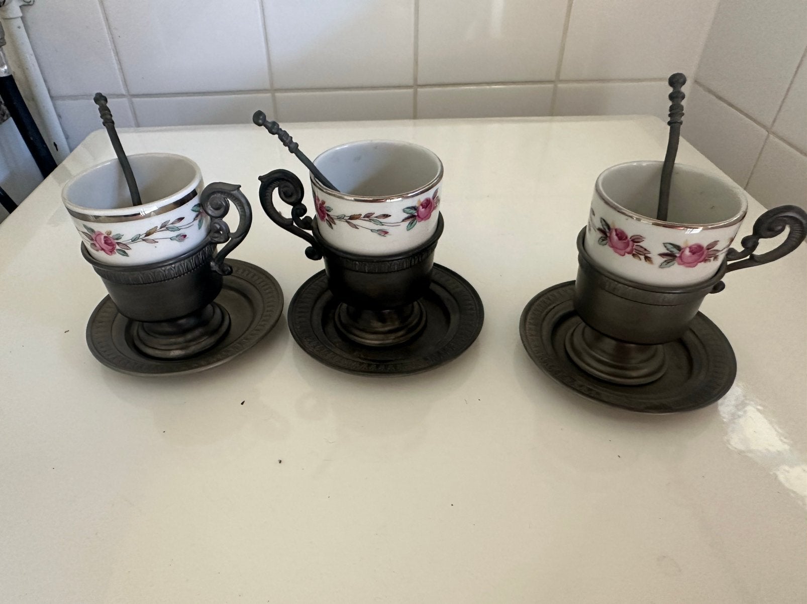 Tinnen servies kop en schotel, Ophalen of Verzenden