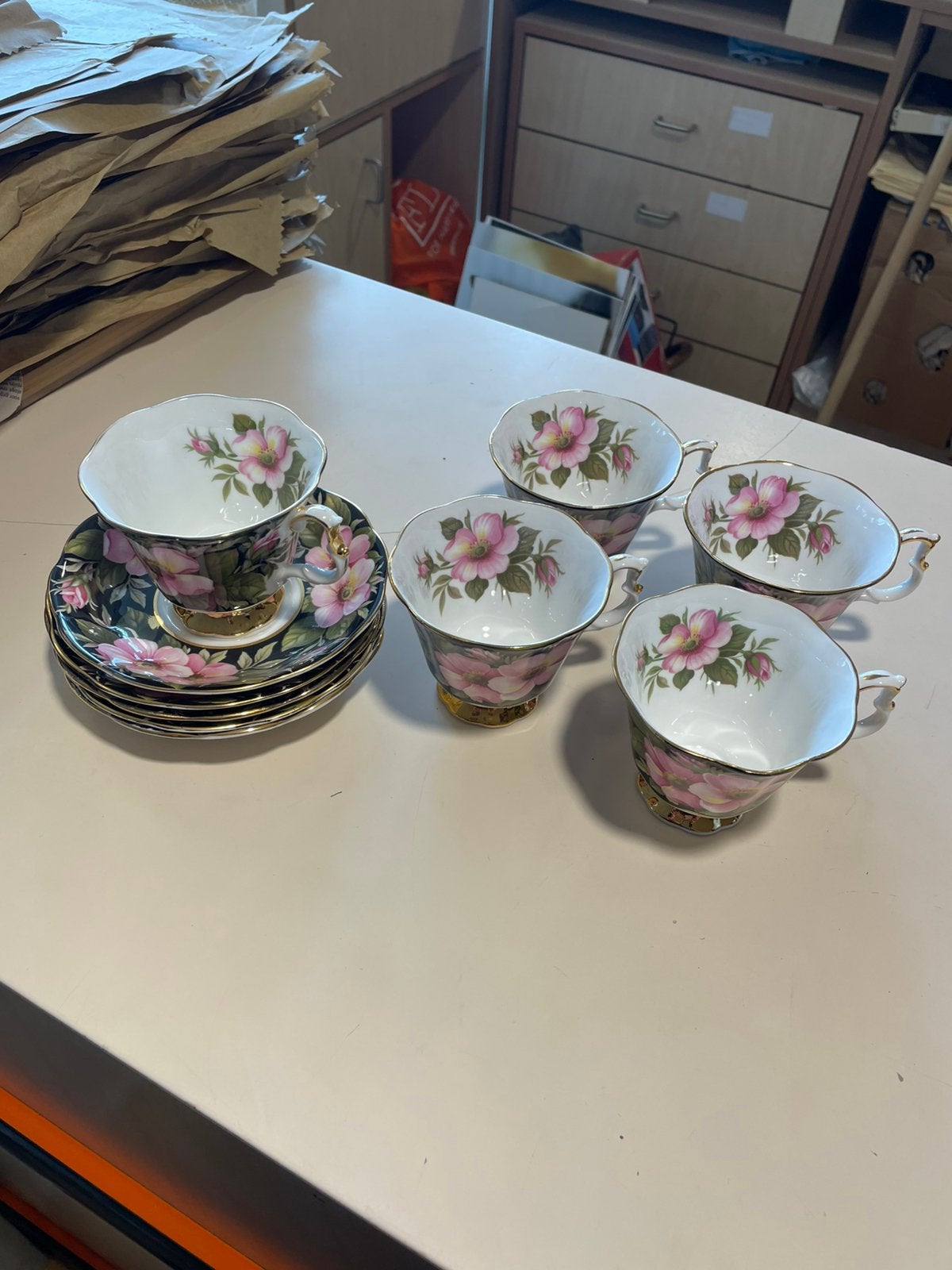 5x Royal Albert kop schotel Provincial Flower zeer netjes, Ophalen of Verzenden, Zo goed als nieuw, Porselein, Kop en/of schotel