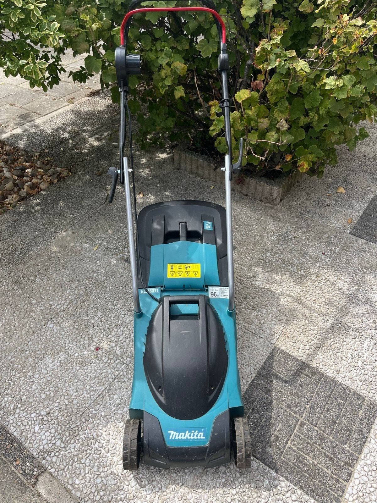 Makita ELM3311 Elektrische Grasmaaier met Opvangbak, Tuin en Terras, Grasmaaiers, Ophalen, Cirkelmaaier, Gebruikt, Elektrische grasmaaier