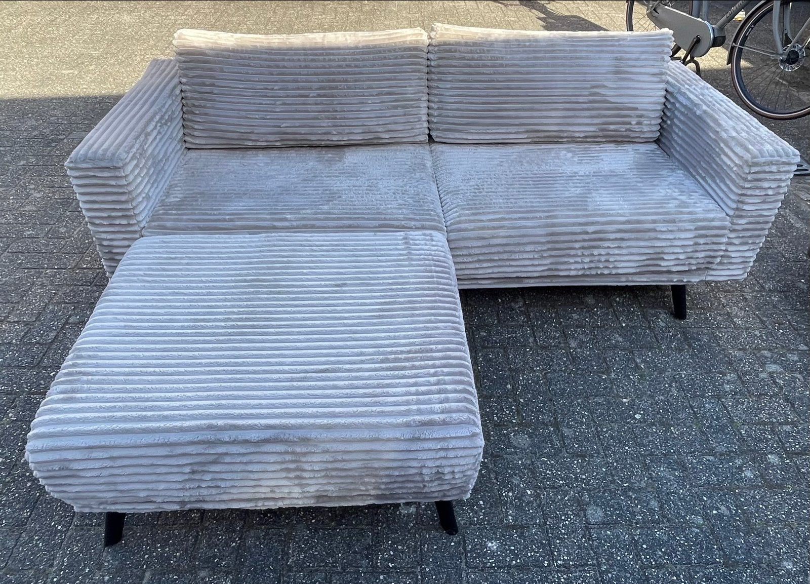 Bank met hocker, Ophalen, 125 tot 150 cm, Driepersoons, Zo goed als nieuw